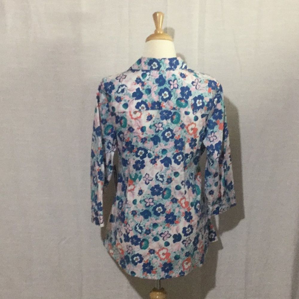 Flutter & Kick Maternity Button Down Blouse w/Belt - Picture 4 of 8
